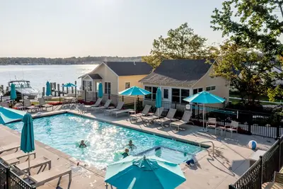 Image de 2-Bedroom Luxury Cottage Located In Downtown Saugatuck