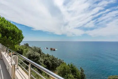 Image de Design villa for 7, phenomenal seaview in a peaceful cul de sac in Montenegro