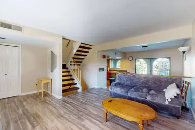 Image de Snowbird-Friendly Condo w\/ Shared Pool, WiFi, Central Ac, W\/D, and Private Patio