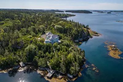 Image de Spacious villa by the sea