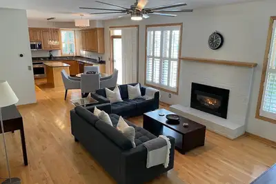 Image de Executive home nearby Twin Cities, Moa, Msp airport, etc.