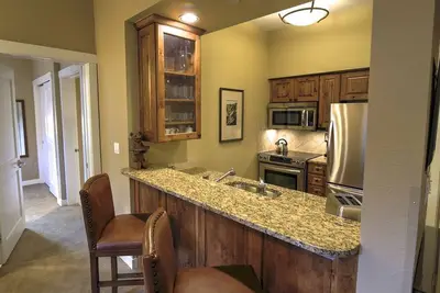 Image de Hyatt Mountain Lodge  Ski-In Ski-Out Sleeps 10  3 Bedroom 3 Bath