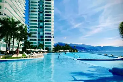 Image de Apartment on the beach, in Peninsila, Pv