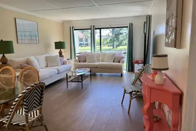 Image de Just renovated + perfect for families - stylish ground floor villa.