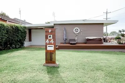 Image de John's Secret with 3pm checkout