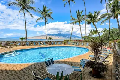 Image de Remodeled Oceanfront Condo w/Easy Beach Access, Private W/D, Shared Pool & Grill