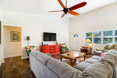 Image de Beautiful Dog-Friendly Home w/ Fast WiFi, Central Ac, & W/D - Snowbirds Welcome