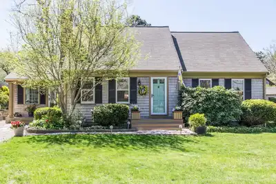 Image de Beautiful Harwich home with large yard near Red River Beach & Main Street fun
