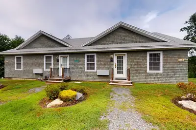 Image de Stylish Condo at Sheepscot Harbor Resort w/Free WiFi, River Views, & Balcony