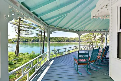 Image de Seal Cove: Historic Waterfront Home w/ Wraparound Porch & Dock-Dogs ok