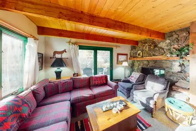 Image de Lovely Riverfront Home w/Private Washer/Dryer, Fireplaces - Close to Ski Resorts