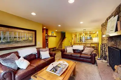 Image de Beaver Creek West Condo with Heated Pool, 3 Hot Tubs & Shuttle to the Slopes