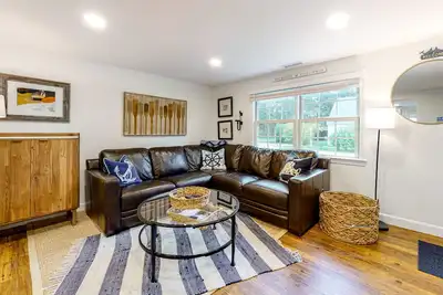 Image de Beachside retreat with grill - near Main Street & 300 yards to Surf Drive shore