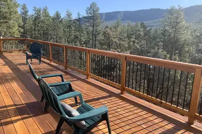 Image de Entire Home! Big Style, Big Views, Great Location!