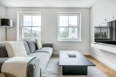 Image de Modern Waterloo 2br open plan with Balcony on Lower Marsh, by Blueground