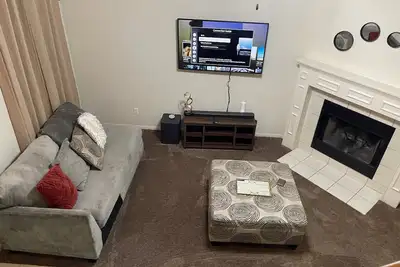 Image de 3 bedrooms and 2. 5 bathroom