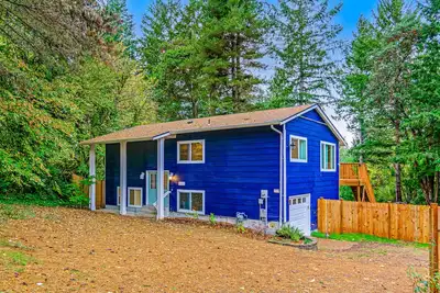 Image de Dog-friendly bayfront home w/free WiFi, private washer/dryer, waterfont deck