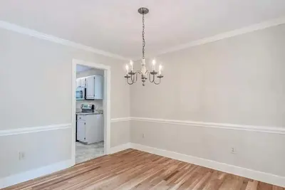 Image de Home away from Home! 3 Bed/2. 5 Bath on cul-de-sac + greenway 0. 9mi to Bond Park!