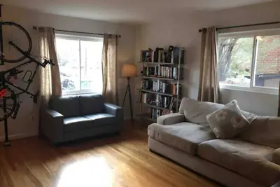 Image de Amazing full house in Alexandria Va, 15 min drive to Dc, <1. 4 miles to metro