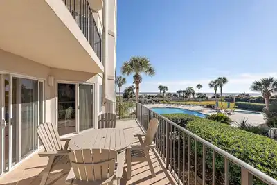 Image de Oceanfront Condominium with Great Amenities
