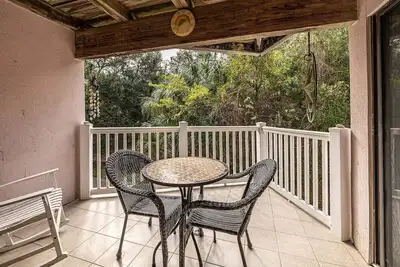 Image de Oceanfront Condo with Balcony, Pool Beach Access