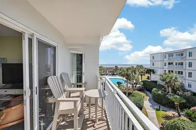 Image de Oceanfront Condominium with Great Amenities