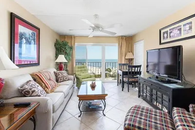 Image de Family Friendly Beachfront Condominium!