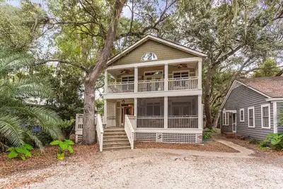 Image de Home located walking distance to beach and village