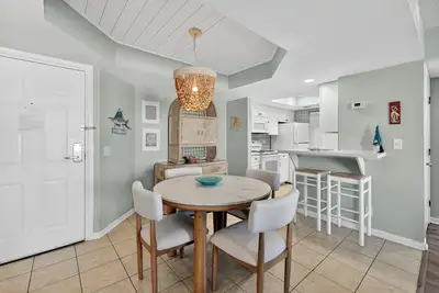 Image de Oceanfront Condominium with Great Amenities