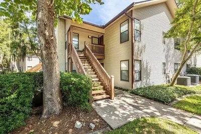 Image de Enjoy being steps from the Pier Village at #508!