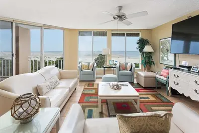 Image de Oceanfront Condominium with Gorgeous Ocean Views.