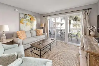 Image de Oceanfront Condominium with Great Amenities