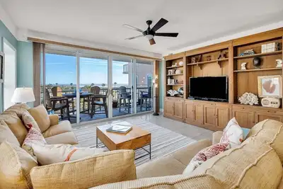 Image de Oceanfront Condo with Room for Family and Friends!