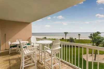 Image de Enjoy Ocean Views, Beach Access, Pool & Hot Tub!