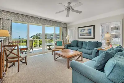 Image de Luxurious Condo! Ocean Views, Pool & Beach Access!