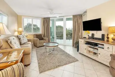 Image de Boardwalk to the Beach. Ocean View from your Room