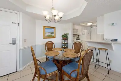 Image de Oceanfront and Great Amenities!