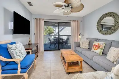 Image de Pet Friendly Oceanfront Condominium