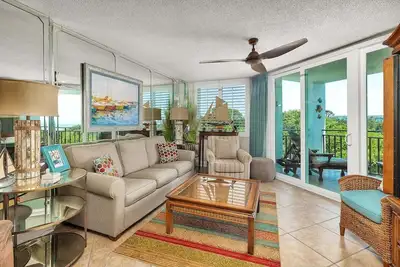 Image de Oceanfront Condo with Swimming Pool. Ocean View