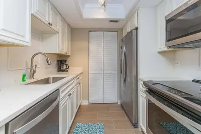 Image de Spacious Oceanfront Condominium