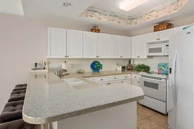 Image de Beachfront Condo, Room for Family and Friends!