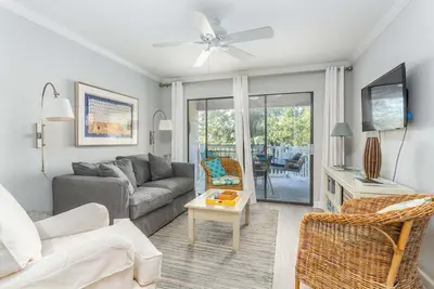 Image de Oceanfront Condo with Balcony, Pool Beach Access