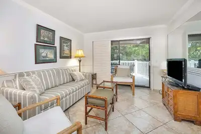 Image de Bring Your Pet to The Beach! Oceanfront Condo