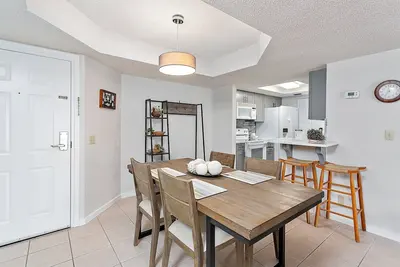 Image de Oceanfront Condo with community pool!