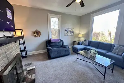 Image de Hot Tub Cozy Woodsy retreat close to the City