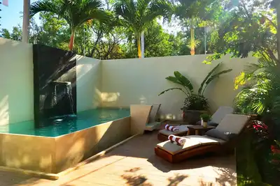 Image de Grand Villa. Private Property. 2 condo layout. Pool. One complementary breakfast