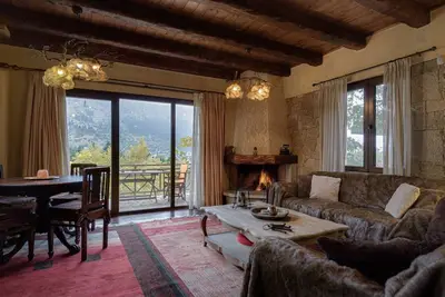 Image de Parnassus Dreamwood Chalet