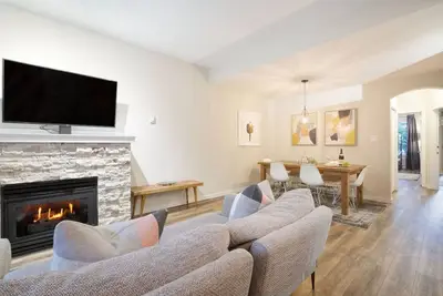 Image de Lux 2br Home: Hot Tub, Steps to Olympic Plaza