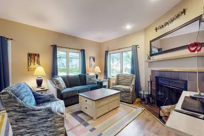 Image de Dog-friendly resort home with pool, hot tub, sauna - near Killington Ski Area