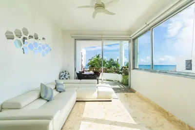Image de Beachfront Condo w/ Large Balcony and Ocean Views near Downtown Playa Del Carmen
